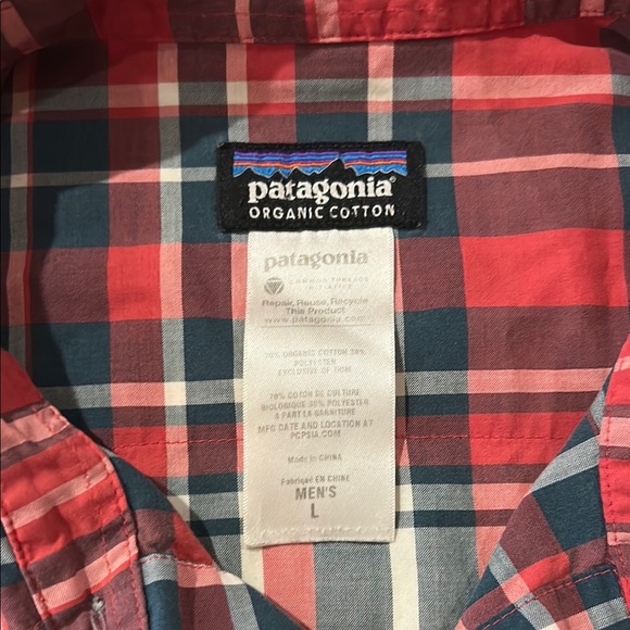 Patagonia Red and Blue Casual Button Down Short Sleeve Shirt. Large - Picture 7 of 9